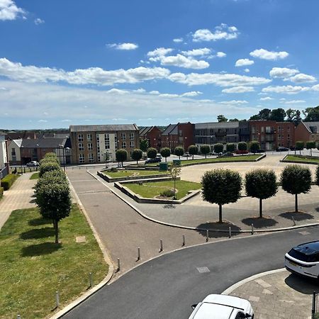 Luxury 2 Bedroom Northampton Townhouse With Balcony المظهر الخارجي الصورة