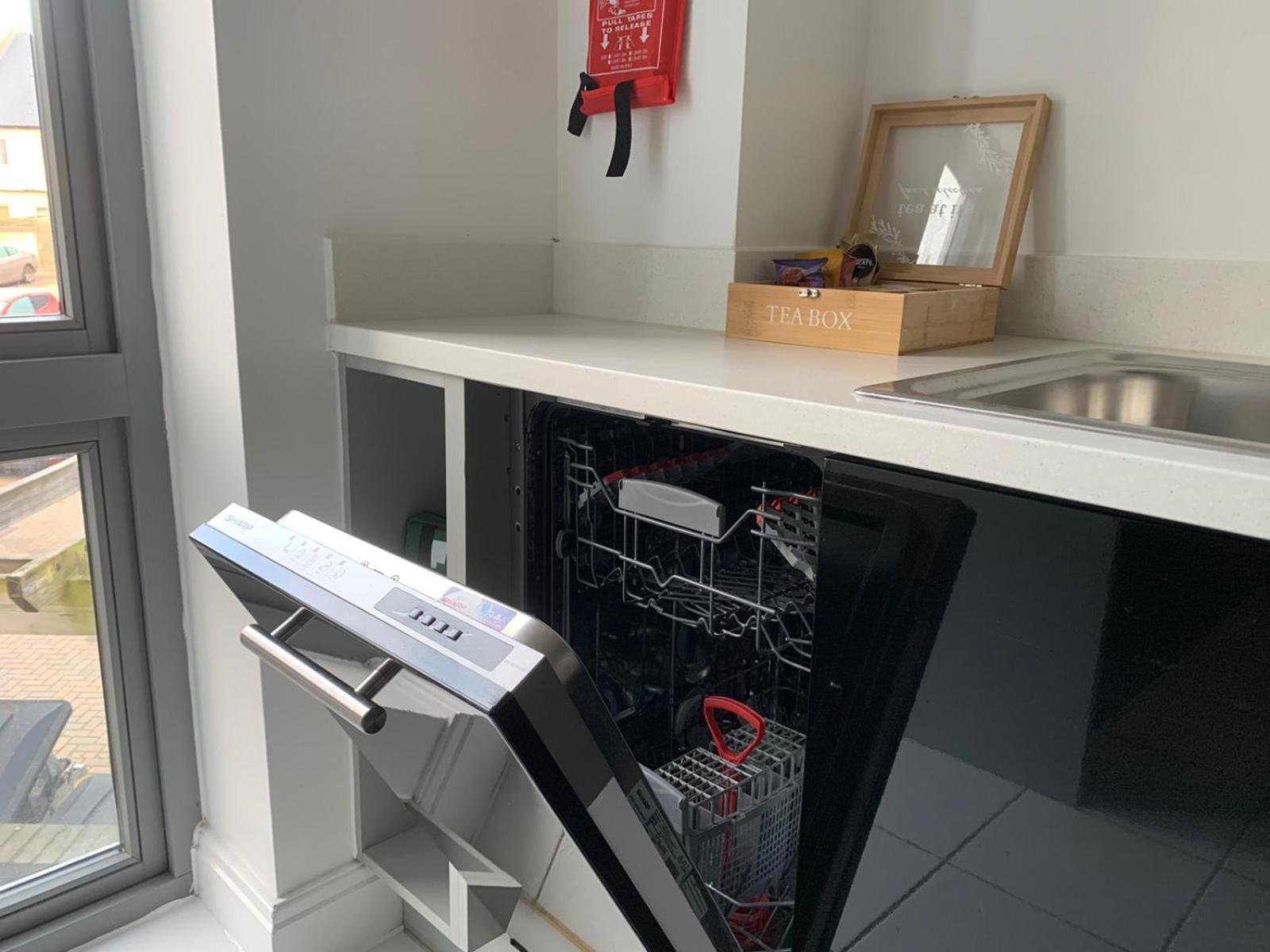 Luxury 2 Bedroom Northampton Townhouse With Balcony المظهر الخارجي الصورة